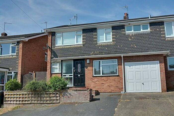 4 Bedroom Semi-Detached House To Rent In Woodlands Road, Hertford, SG13