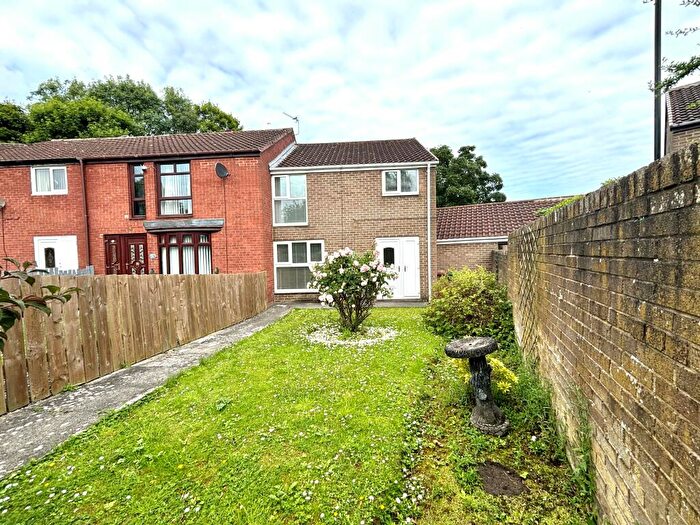 3 Bedroom House To Rent In Pembridge, Oxclose, NE38