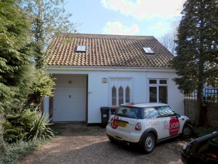 2 Bedroom Detached House To Rent In Chiltern Road, Dunstable, LU6