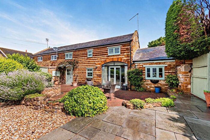 2 Bedroom Character Property For Sale In Church Close, Caldecott, Market Harborough, LE16