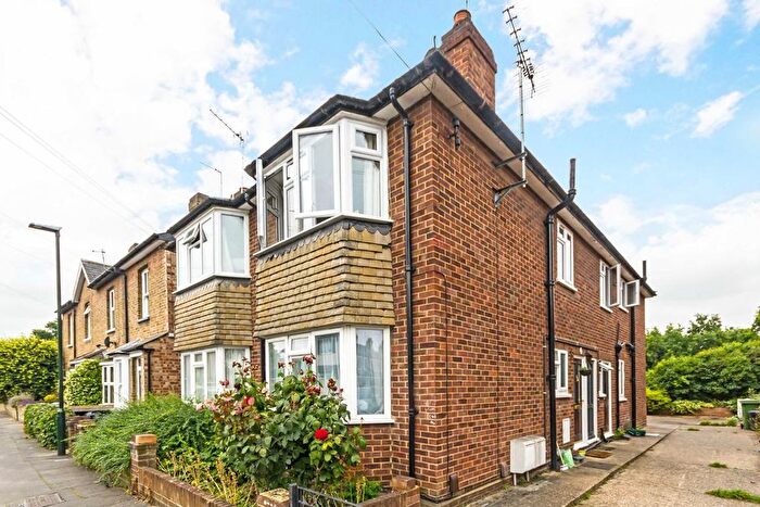 1 Bedroom Flat To Rent In Edward Road, Hampton Hill, TW12