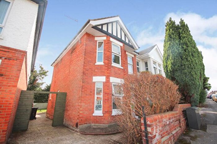 5 Bedroom Property To Rent In Markham Road, Bournemouth, BH9