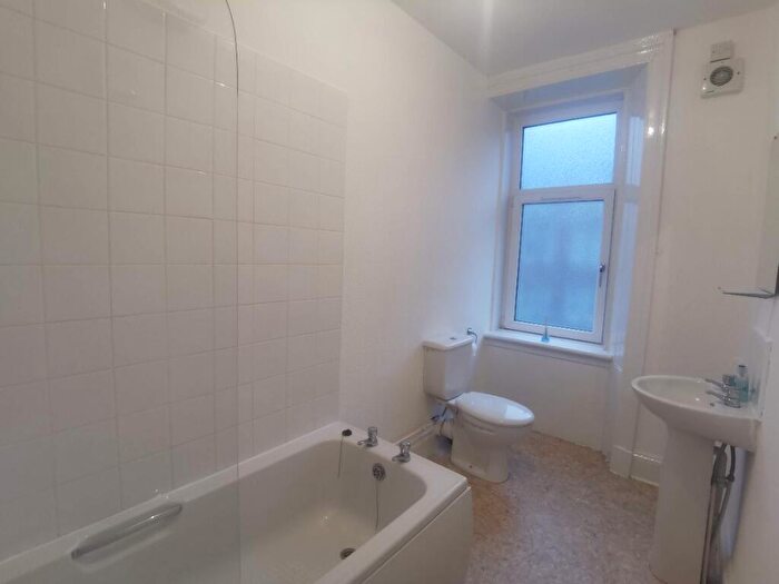 1 Bedroom Flat To Rent In Broomlands Street, Paisley, PA1