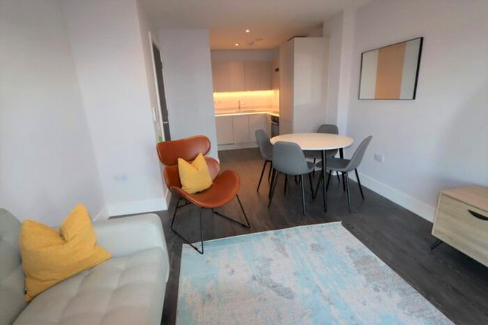 1 Bedroom Flat To Rent In Hallmark Tower, Cheetham Hill Road, Manchester, M4