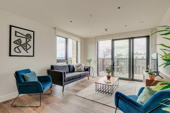 3 Bedroom Apartment To Rent In Alder Path, London, SE8