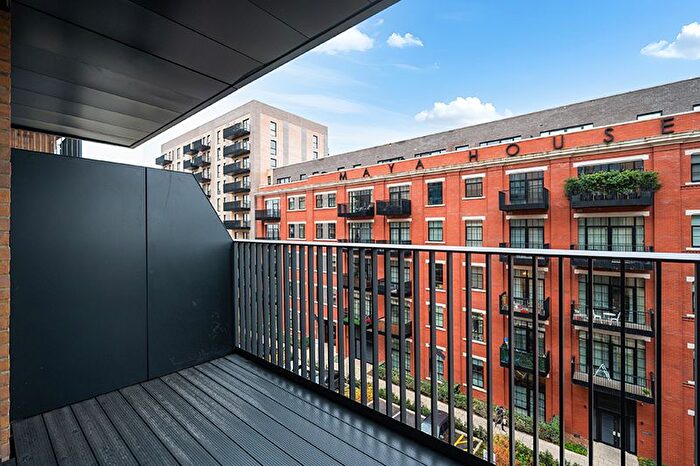 1 Bedroom Flat To Rent In Farine Avenue, Hayes, UB3