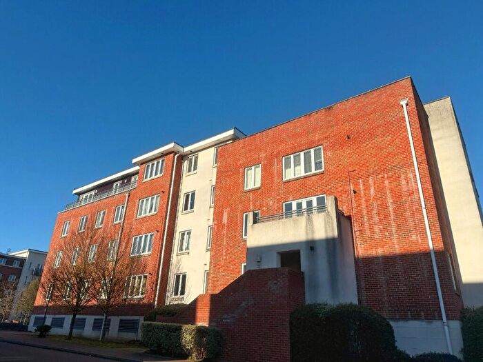 3 Bedroom Flat To Rent In Burghley Court, Maidenhead, Berkshire, SL6