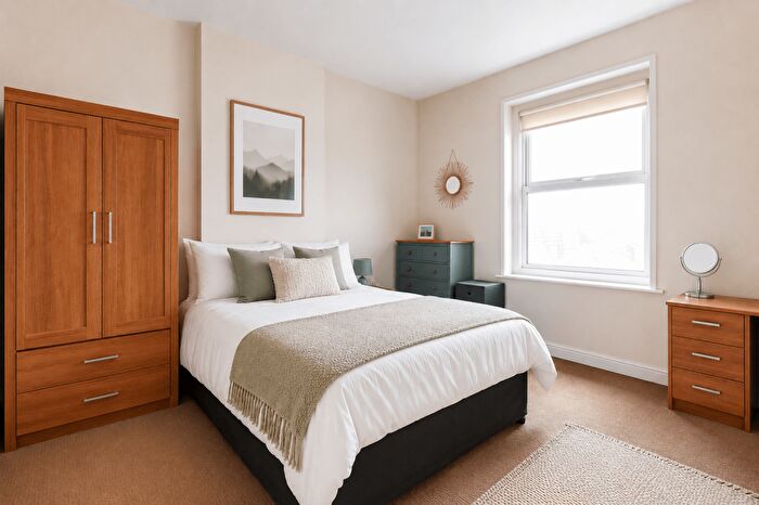 5 Bedroom Terraced House To Rent In High Street, Staple Hill, BS16