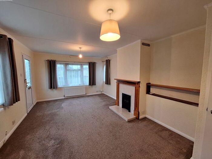 1 Bedroom Mobile/park Home To Rent In Sunningdale M.H.P., Colden Common, Winchester., SO21