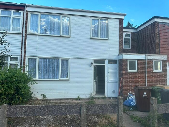 3 Bedroom Terraced House To Rent In Birdbrook Close, Dagenham, RM10