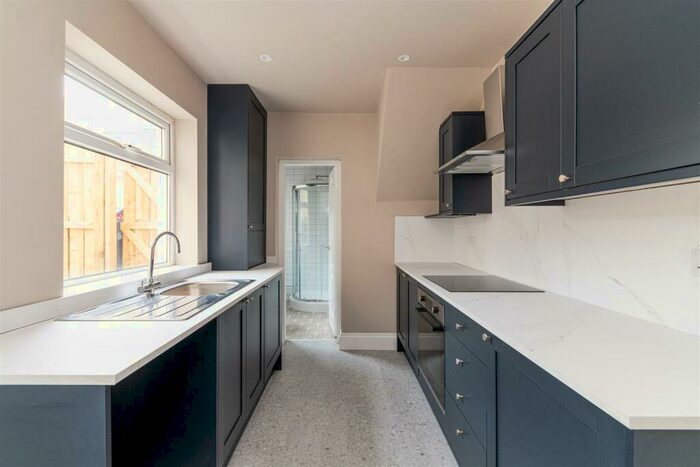 2 Bedroom Flat To Rent In Rawling Road, Gateshead, Tyne And Wear, NE8