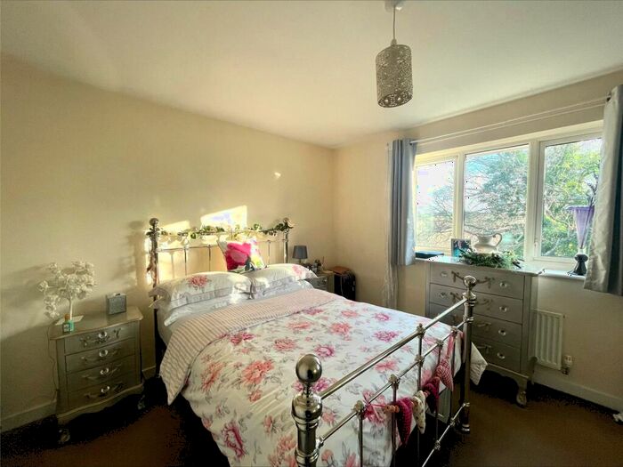 1 Bedroom Flat For Sale In Coxwell Avenue, Farnborough, Hampshire, GU14