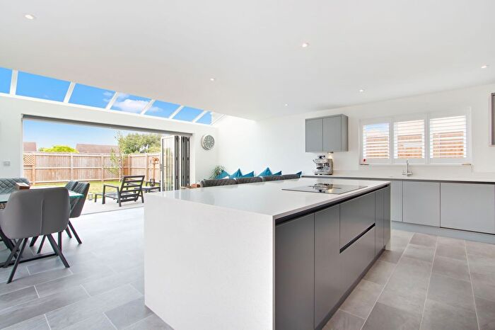 4 Bedroom Detached House For Sale In Poplar Fields Drive, Walton Highway, PE14