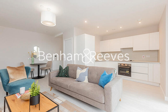 1 Bedroom Apartment To Rent In Perryfield Way, Hampstead, NW9