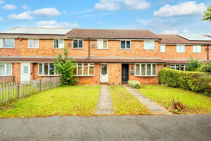 3 Bedroom Terraced House To Rent In Shannon Road, Bicester, Oxfordshire, OX26