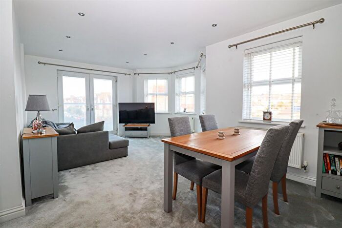 2 Bedroom Flat For Sale In Dorset Road South, Bexhill-On-Sea, TN40