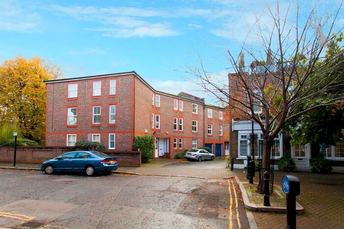 2 Bedroom Flat To Rent In Helena Place, London, E9