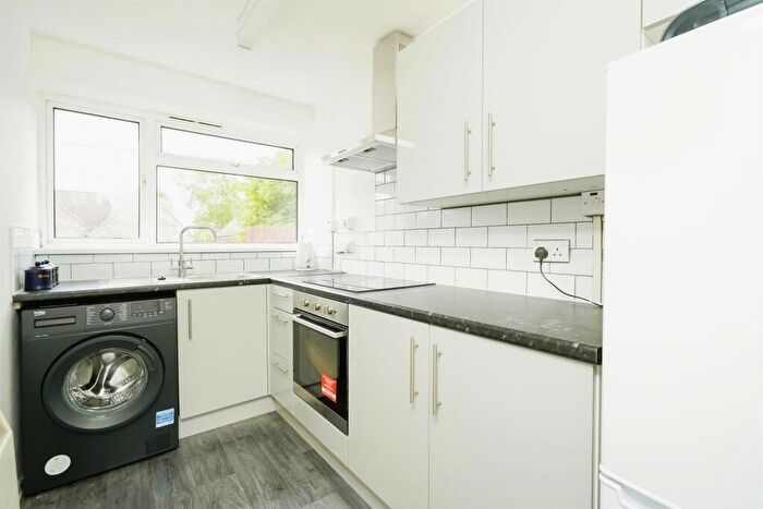1 Bedroom Flat For Sale In Saye & Sele Close, Grendon Underwood, Aylesbury, HP18