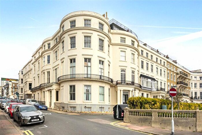 2 Bedroom Apartment To Rent In Court Royal Mansions, Eastern Terrace, Brighton, East Sussex, BN2