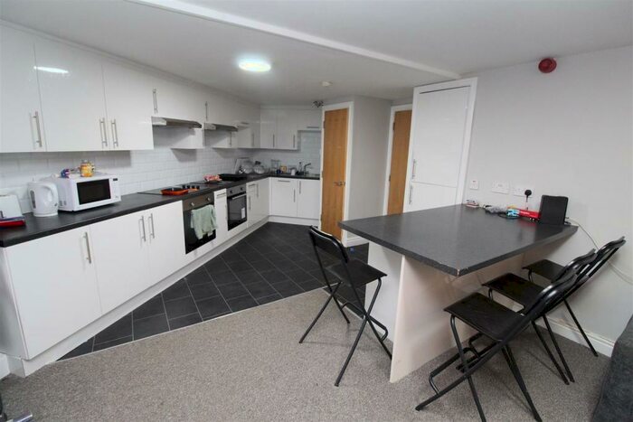 8 Bedroom Flat To Rent In Rhymney Terrace, Cathays, Cardiff, CF24