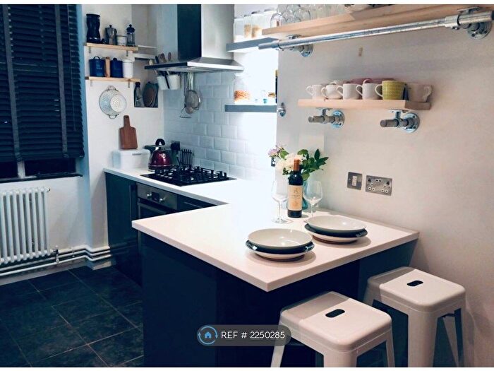 3 Bedroom Flat To Rent In Shore Road, London, E9