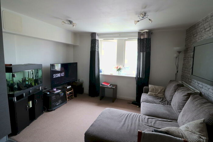 1 Bedroom Flat To Rent In Churchill Avenue, Basildon, SS14