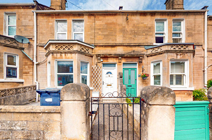 4 Bedroom Terraced House To Rent In Lyndhurst Road, BA2