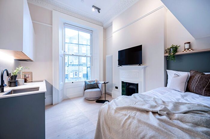Studio To Rent In Kensington Gardens Square, London, W2