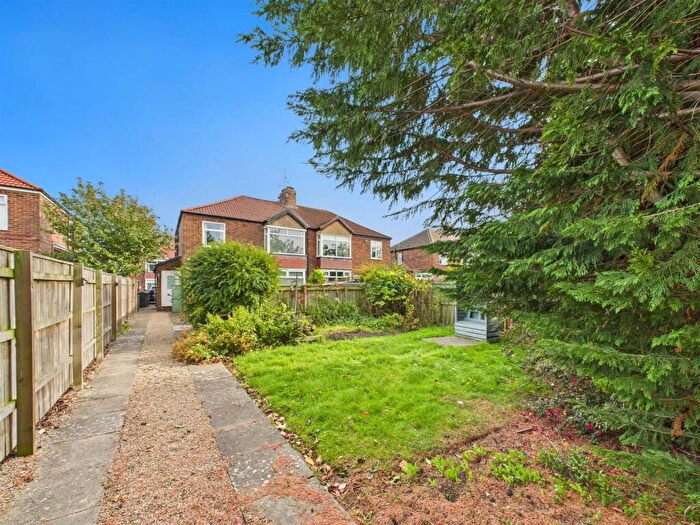 2 Bedroom Apartment For Sale In Closefield Grove, Monkseaton, NE25