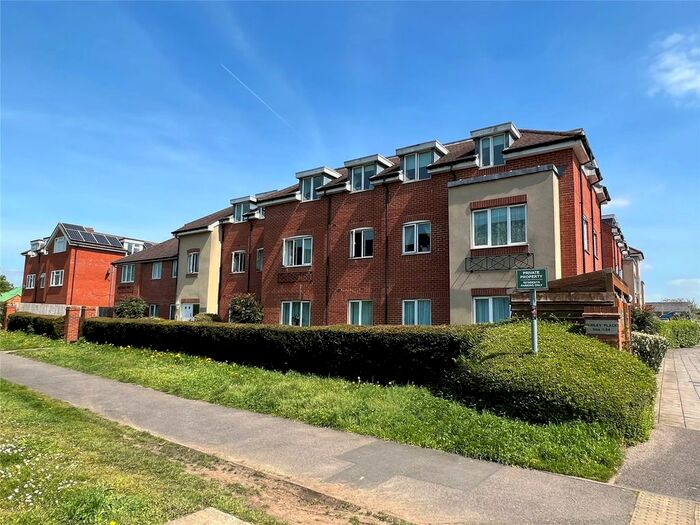 1 Bedroom Flat For Sale In Stanwell, Staines-Upon-Thames, Surrey, TW19
