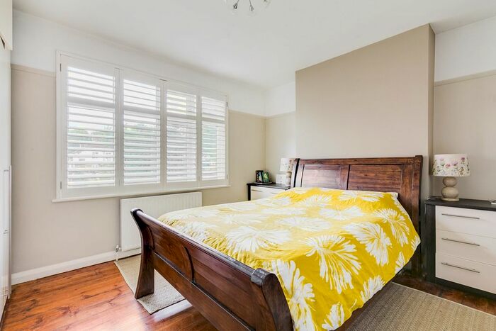 3 Bedroom Flat To Rent In Glendale Drive, London, SW19