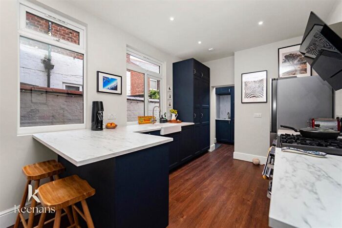 3 Bedroom Terraced House For Sale In Park Lane, Salford, M6