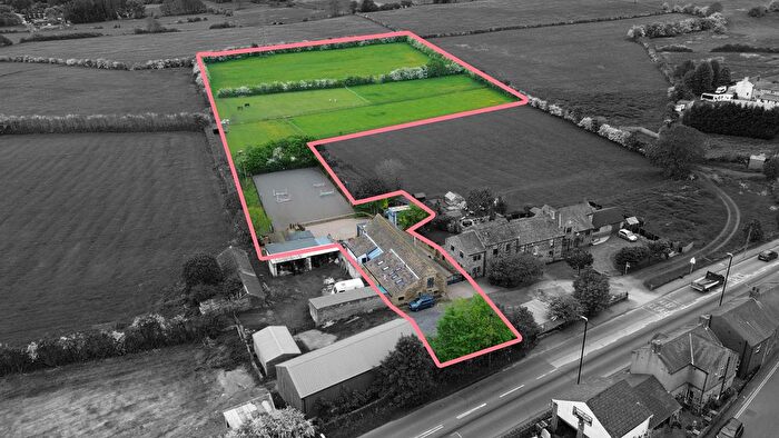 4 Bedroom Detached House For Sale In Ings Hall Farm, Leeds, LS12