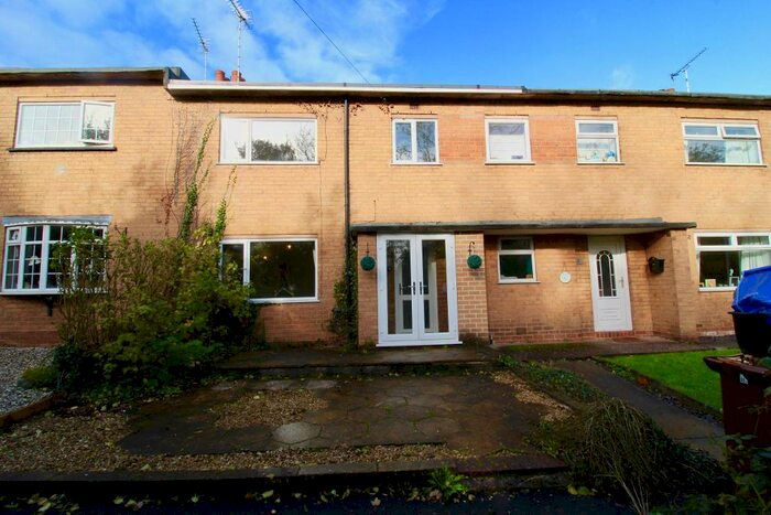 4 Bedroom Terraced House To Rent In Manor Rise, Stone, Staffordshire, ST15