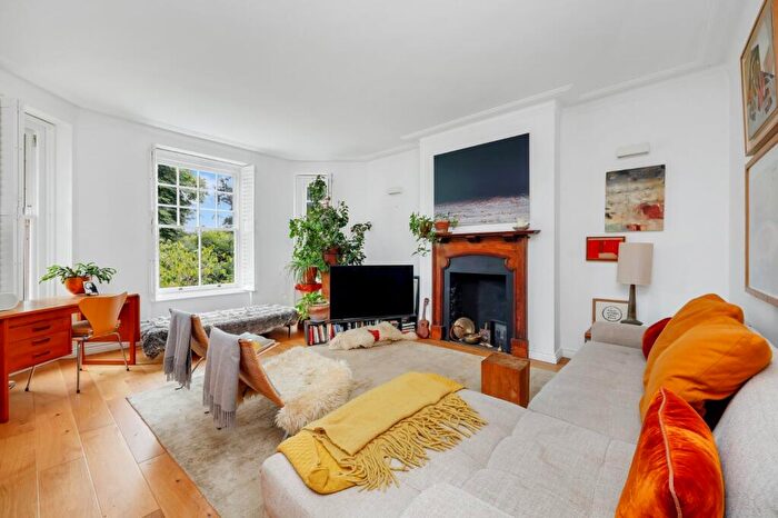 3 Bedroom Flat To Rent In Brookfield, Highgate, N6