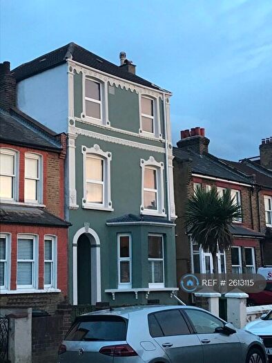 2 Bedroom Flat To Rent In Mackenzie Road, Beckenham, BR3