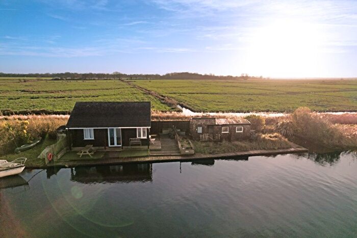 2 Bedroom Detached Bungalow For Sale In Repps With Bastwick, NR29