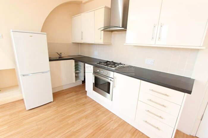 2 Bedroom Apartment To Rent In Heddon Court, Barnet, EN4