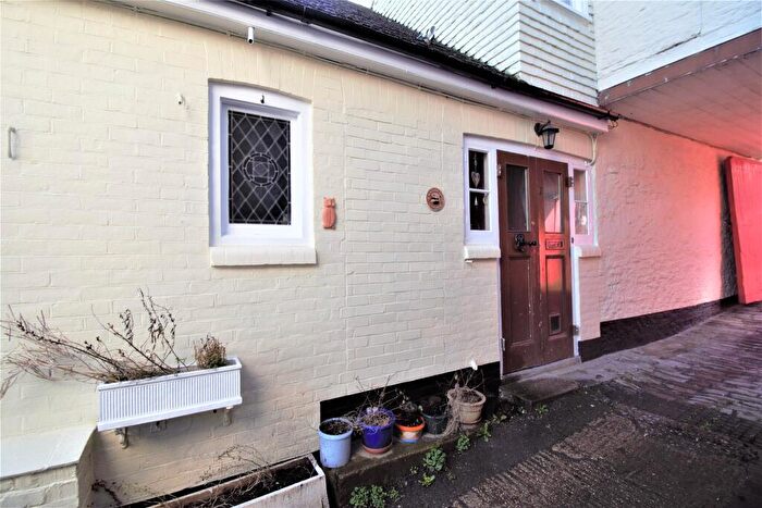 2 Bedroom Apartment To Rent In Stallbridge, Dorset, DT10