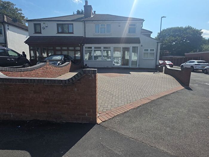 4 Bedroom Semi-Detached House For Sale In Solihull Lane, Birmingham, B28