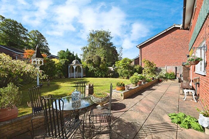 5 Bedroom Detached House For Sale In Critchley Drive, Dunchurch, Rugby, CV22