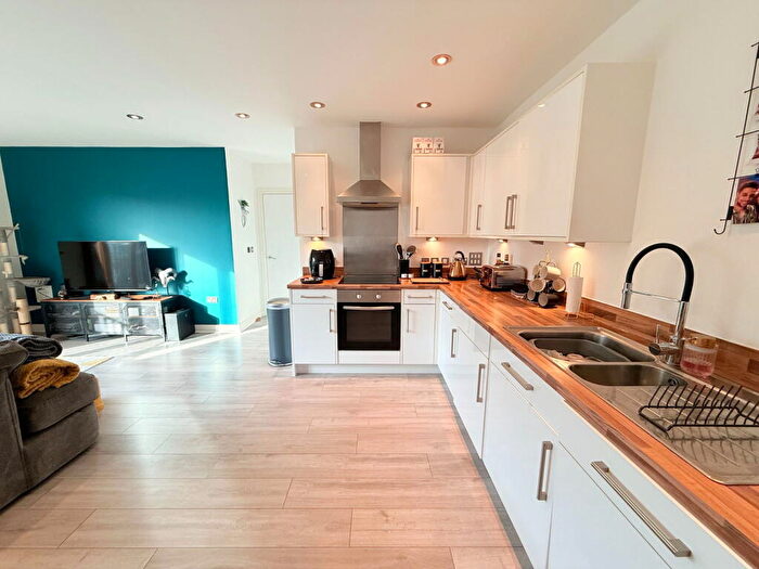 2 Bedroom Flat For Sale In Cornwood House, Cornwood Lane, Dickens Heath, B90