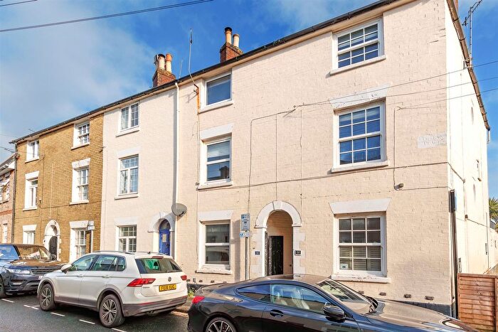 3 Bedroom Terraced House For Sale In Cross Street, Cowes, PO31