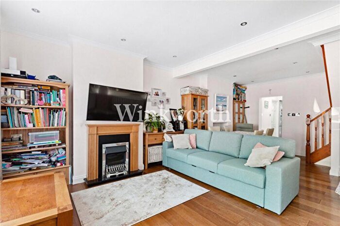 2 Bedroom Terraced House For Sale In Collingwood Road, London, N15
