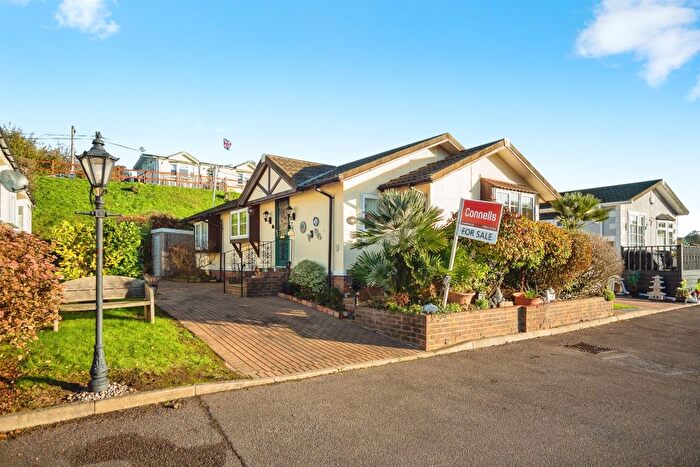 2 Bedroom Park Home For Sale In Farleigh Bridge, East Farleigh, Maidstone, ME16