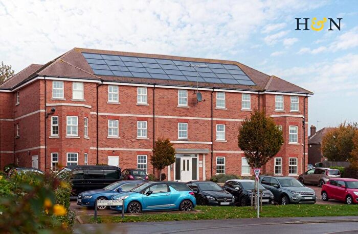 1 Bedroom Flat For Sale In Longshore Drive, Shoreham-By-Sea, BN43