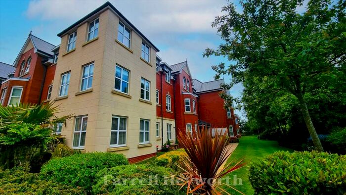 2 Bedroom Flat To Rent In Woodlands View, Lytham St. Annes, FY8