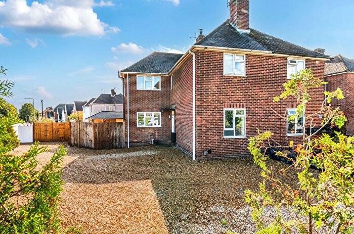 3 Bedroom Semi-Detached House For Sale In Linnet Square, Eastleigh, Hampshire, SO50