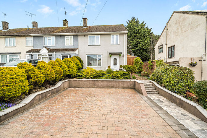 3 Bedroom End Of Terrace House For Sale In Manor Crescent, Moredon, Swindon, SN2