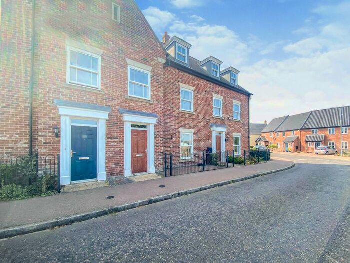 3 Bedroom Terraced House To Rent In Royal Sovereign Crescent, Bradwell, Great Yarmouth, Norfolk, NR31